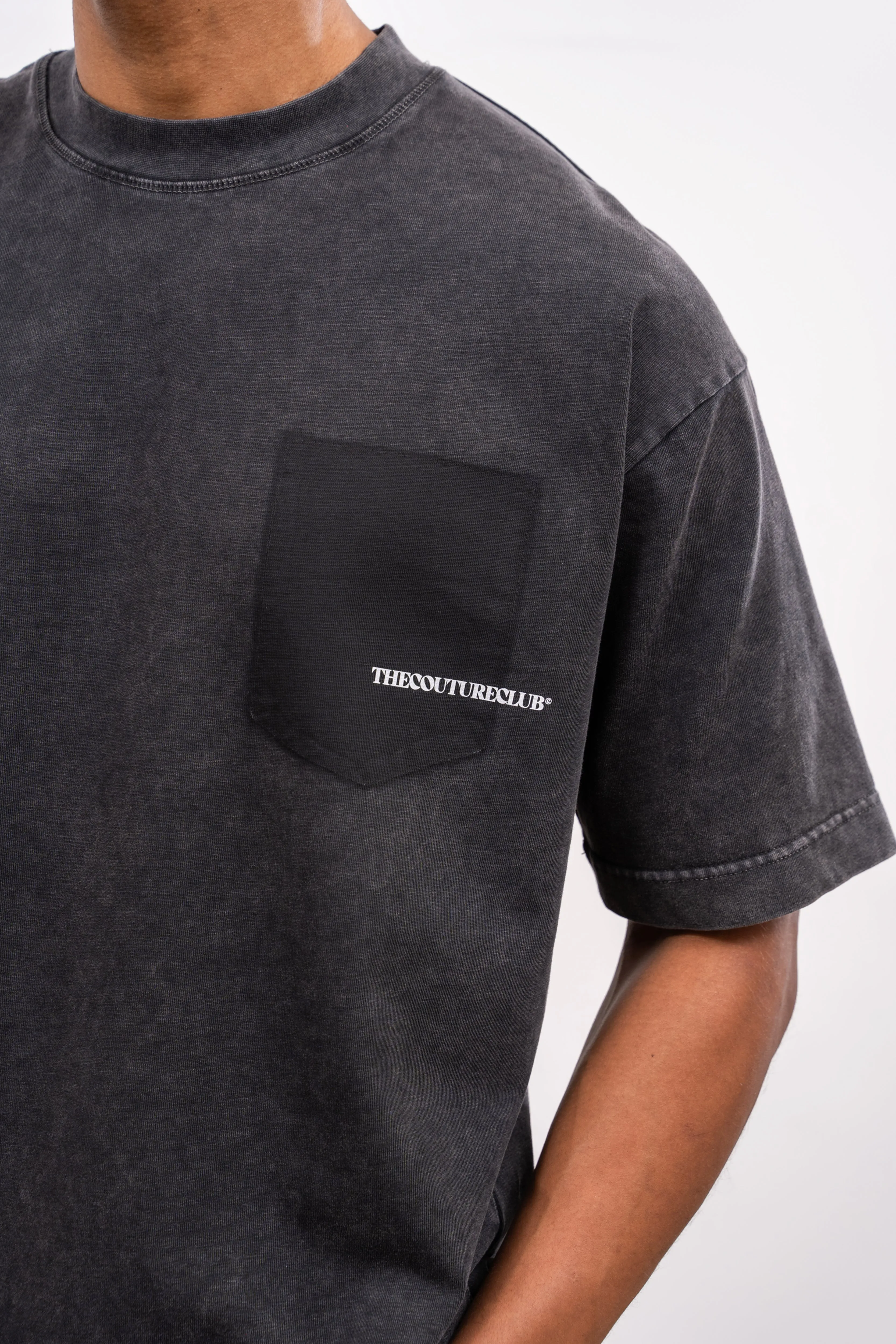 WASHED POCKET DETAIL T-SHIRT - CHARCOAL