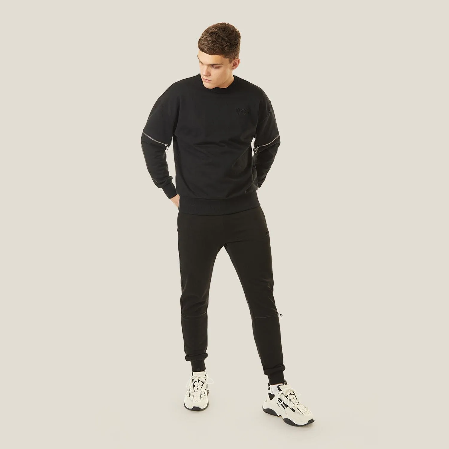 ZIPPED UP SWEATSHIRT - BLACK